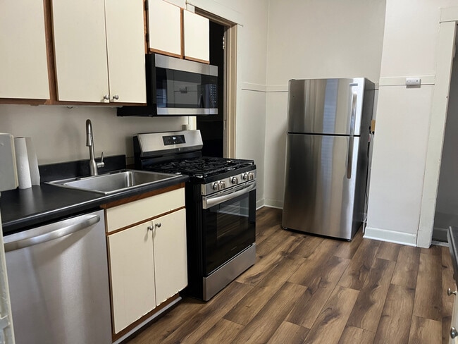 Photo - 149 E Gilman St Unit 2