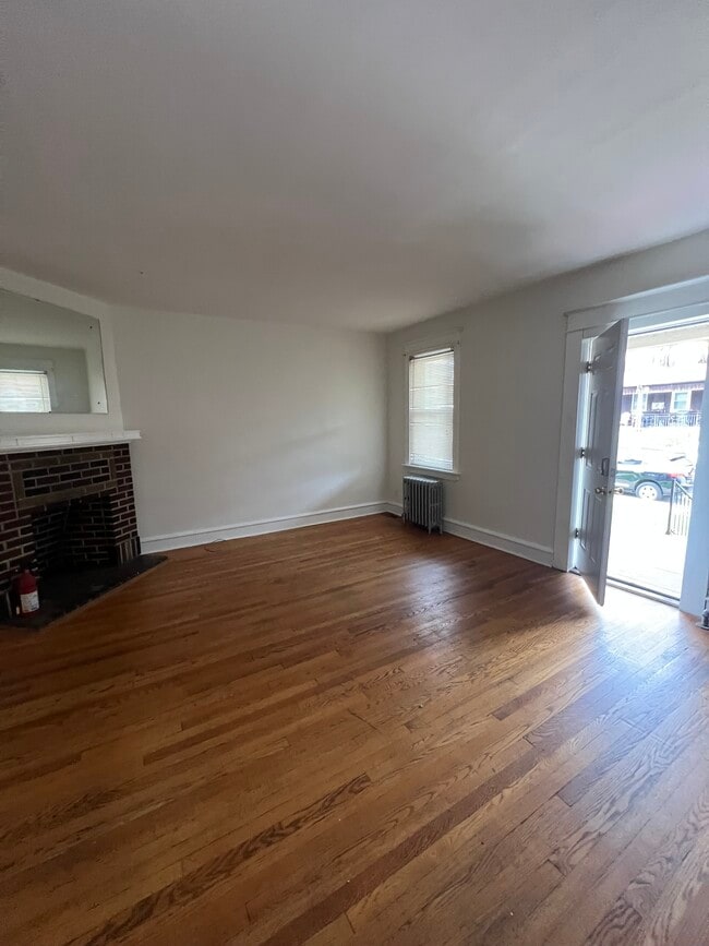 Photo - 106 W 35th St