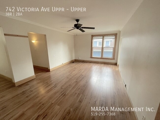 Building Photo - COZY 3 BED/2 BATH VICTORIAN UPPER Unit Upper