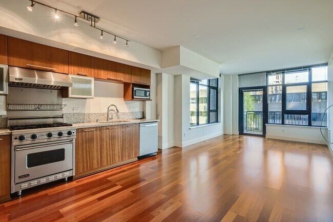 Photo - Gorgeous 2 Bed Unit @ The Gallery - Bellto... Unidad 606