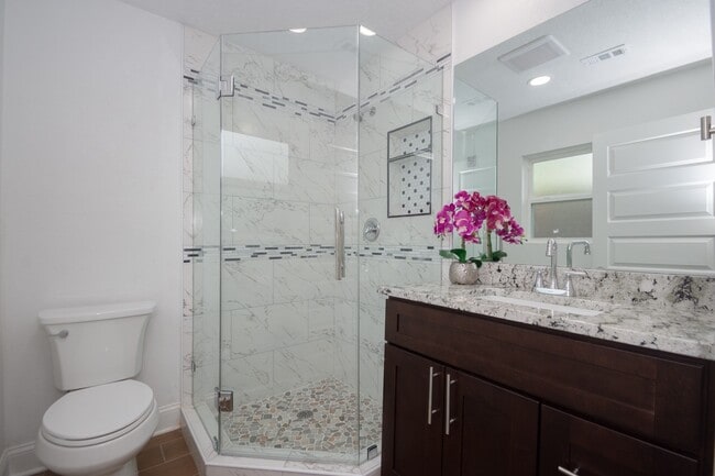 Photo - 1120 Mobile Dr