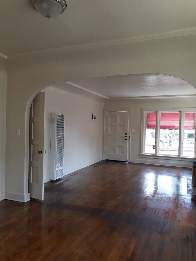 Photo - Great 3 Bedroom Home Located in Normal Hei...