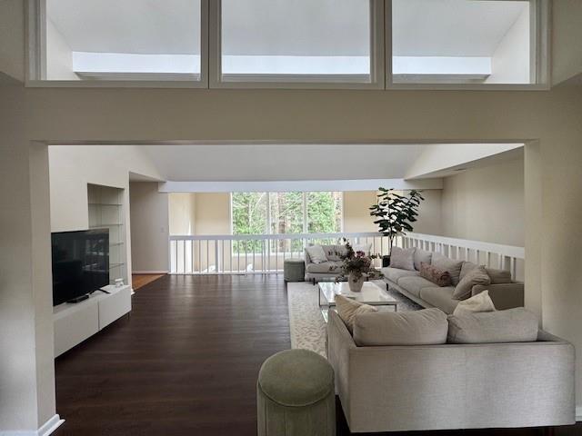 Photo - 192 Kings Row NE