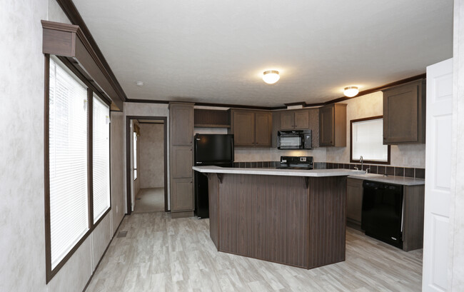 Camelot Woods - Camelot Woods Apartments