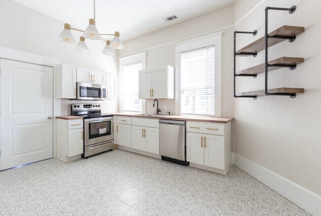 Photo - 1016 E Anderson St Unidad A