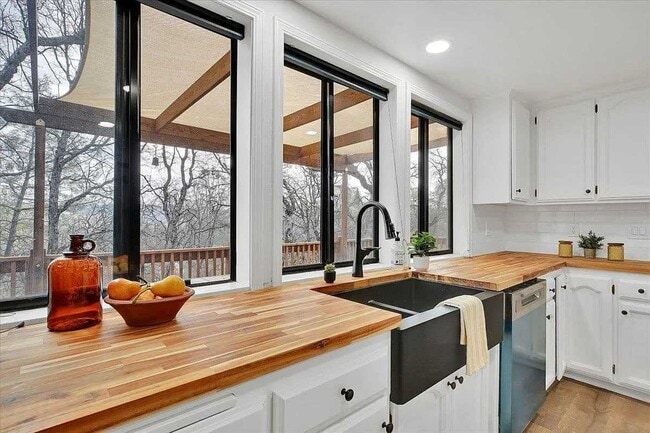 Photo - Large 4-bedroom Remodeled home in Lake Wildwood, Penn Valley, CA 95946