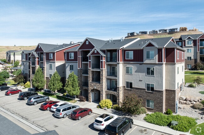 Building Photo - Seasons of Traverse Mountain