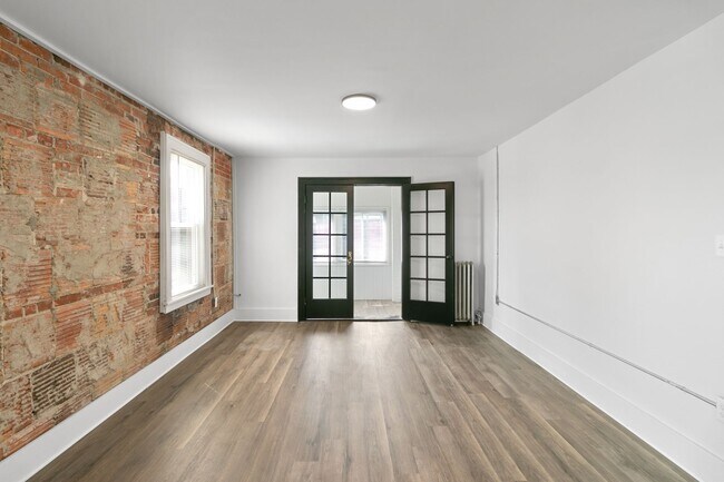 Building Photo - Third Floor Two Bedroom Unit 304 Rental