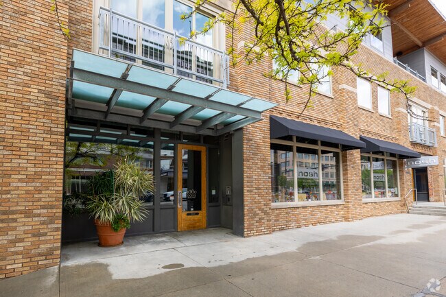 Photo - 1000 Dodge Bldg