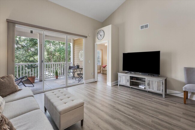 Building Photo - 2801 Chancellorsville Dr Unit 436 Rental