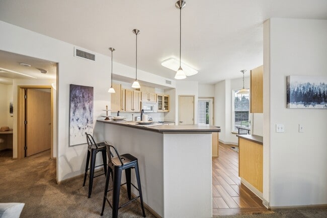 Building Photo - Villas at Meadow Springs