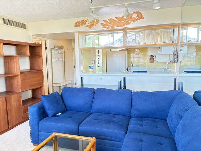 Photo - One Bedroom Makaha Valley Towers Unit 423