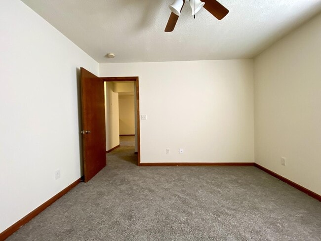 Photo - 75 Hillside Ln