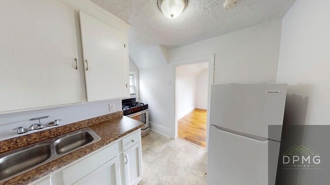 Photo - 129 S Hosmer St Unit 3