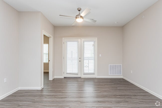 3BR, 2BA - 1,257SF