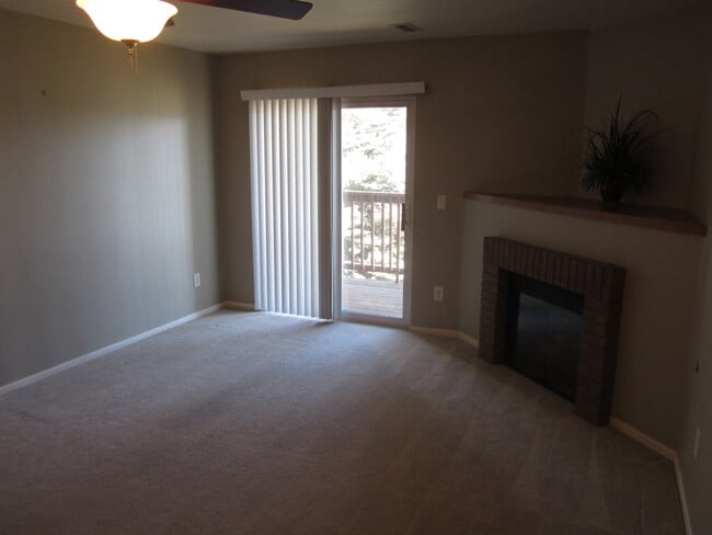 Photo - Beautiful 2 Bedroom, 1 Bathroom Condo by Horsetooth Reservoir in Fort Collins, CO Unidad E206