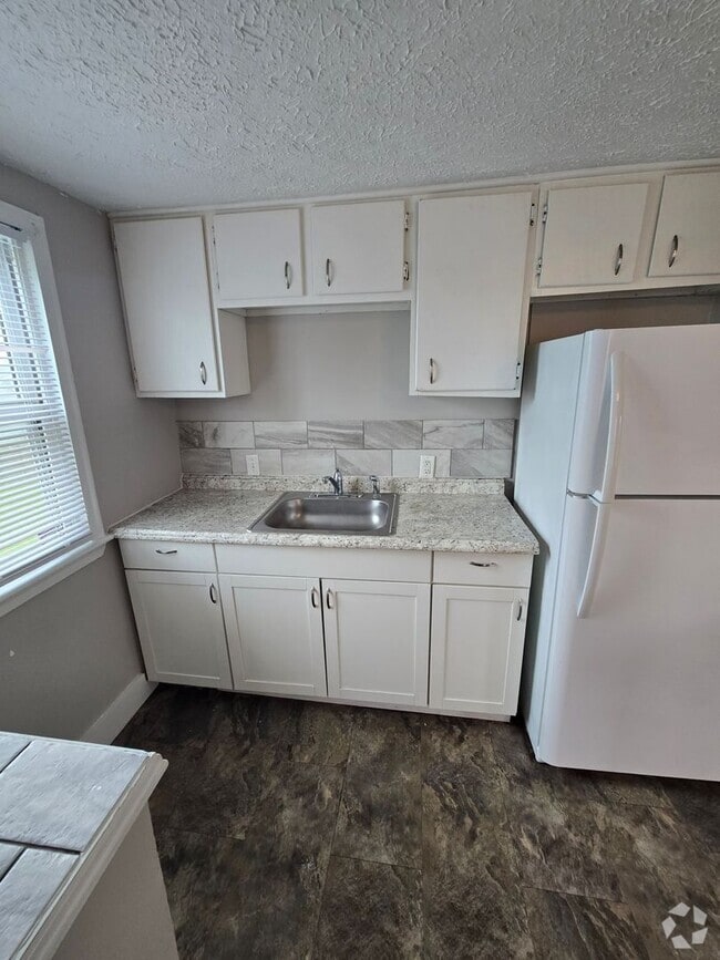 Building Photo - 2 BEDROOM SINGLE FAMILY Rental