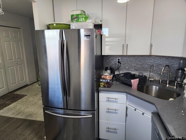 Photo - 61-55 98th St Unidad 15F