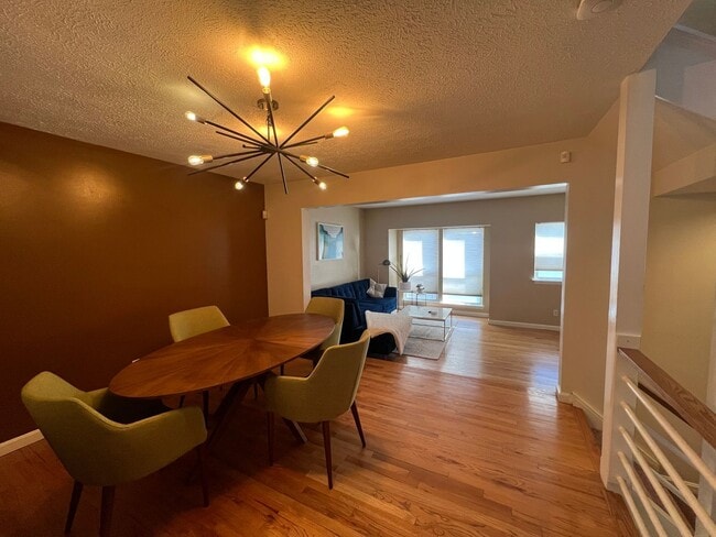 Photo - Beautiful Townhome in Private cul-de-sac i...