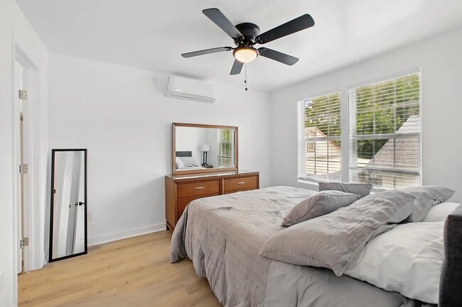 4705 Pease St Unit B Room 1