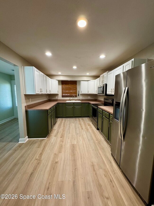 Photo - 563 Karney Ave NE