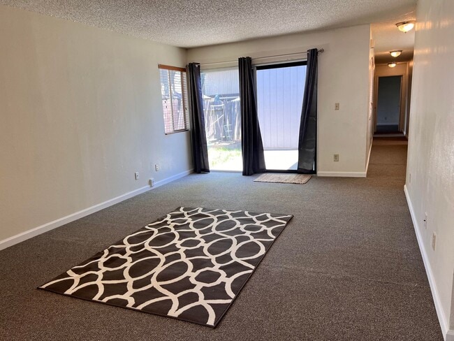 Building Photo - 2134 Union Ave Rental