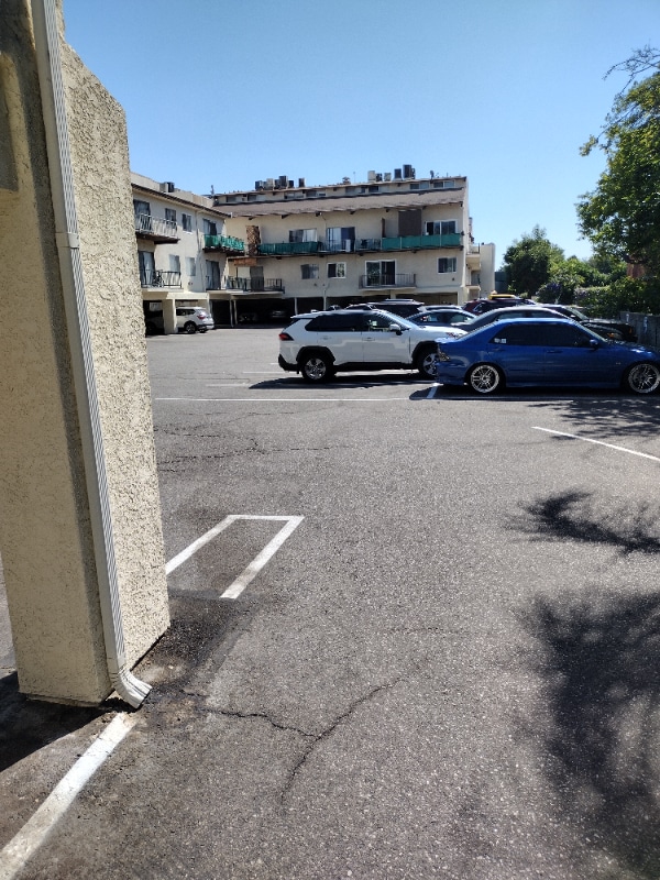 Building Photo - 5460 White Oak Ave