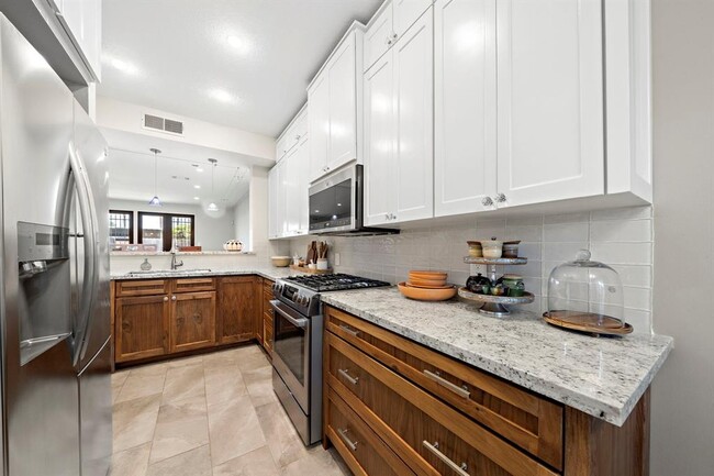 Photo - 7431 Brompton St Unidad 7431 Rental