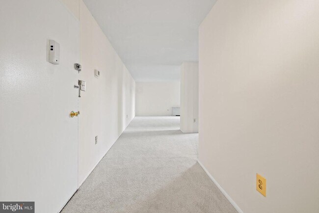 Photo - 4600 S Four Mile Run Dr Unit 423