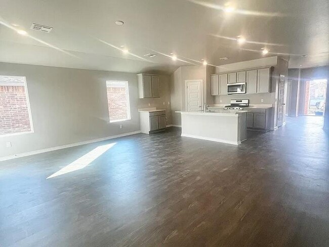 Photo - 2765 Alice Wy