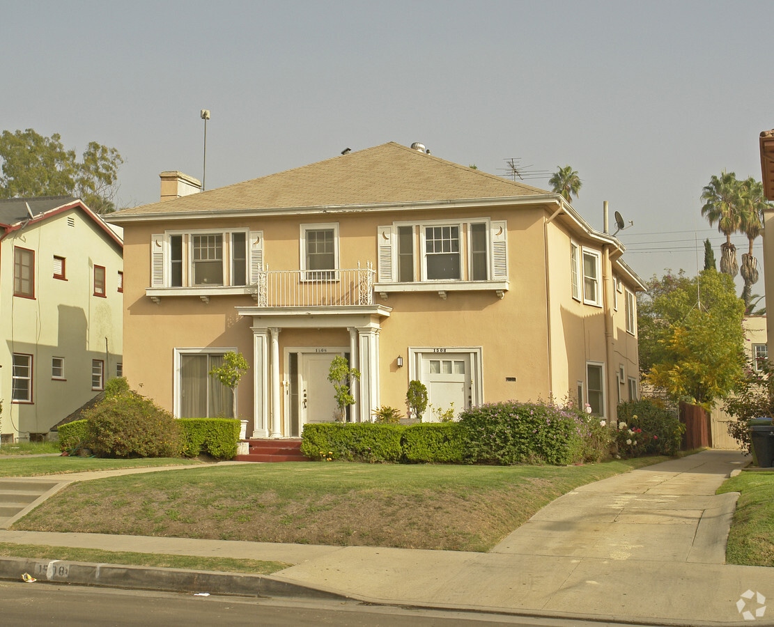 DUPLEX - DUPLEX Apartments
