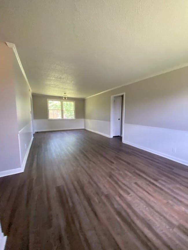 Photo - 725 Overton Dr