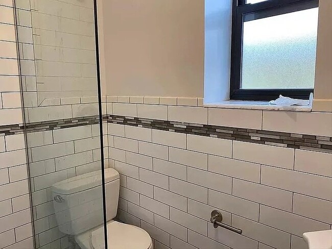 Photo - 424 E 116th St Unit apt 19
