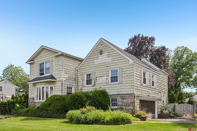 1304 Harbor Rd