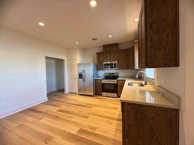 Photo - 207 Railroad Ave