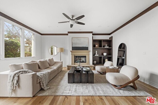 Photo - 6241 Crescent Park W