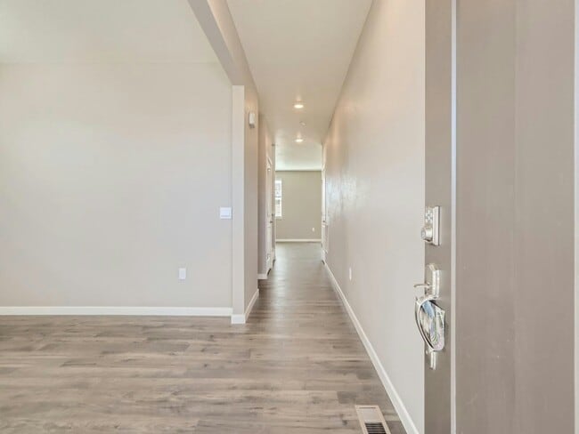 Photo - 17434 Red Cosmos Pt