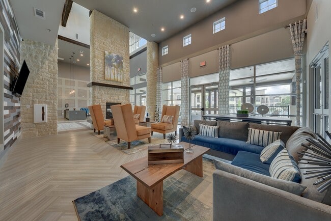Estraya Westover Hills Apartments