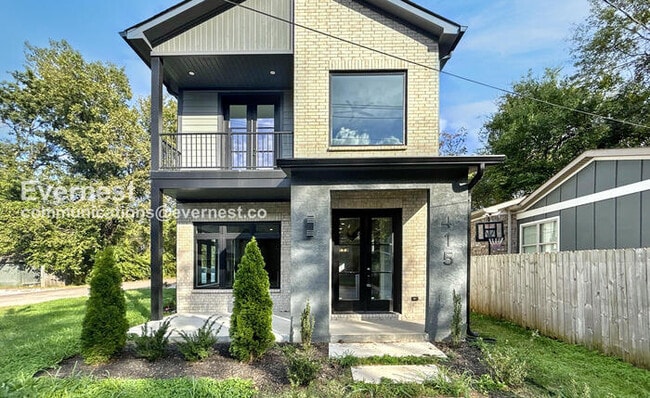 Building Photo - 415 S University St