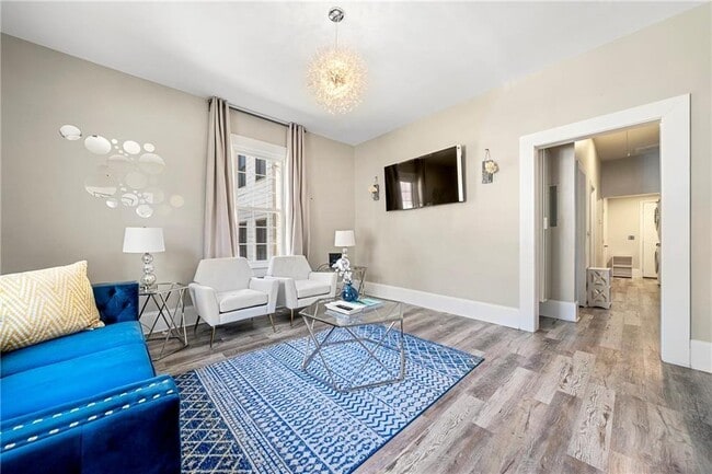 Photo - 1099 Center St NW