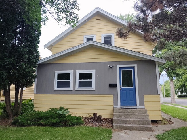 Building Photo - Charming 3-Bedroom Home in a Convenient Location