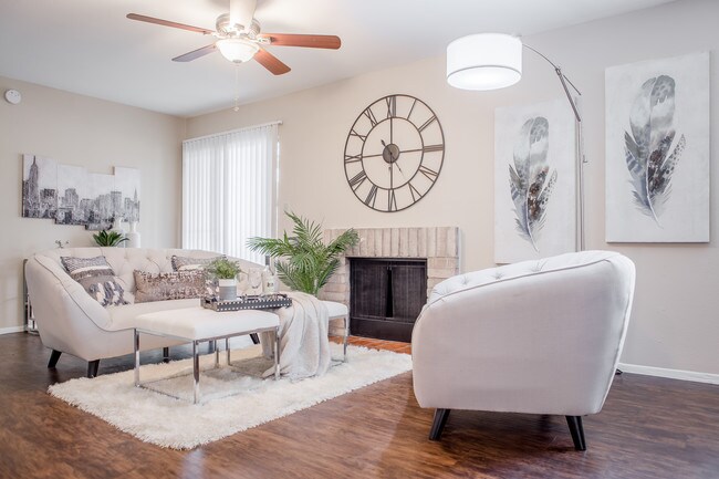 Plaza de Ville 210-690-6025 - Plaza DeVille