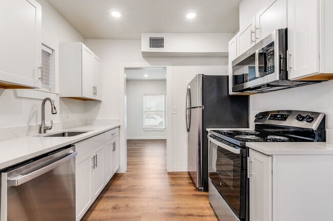 Photo - McILVAINE DUPLEX Unit 918-M