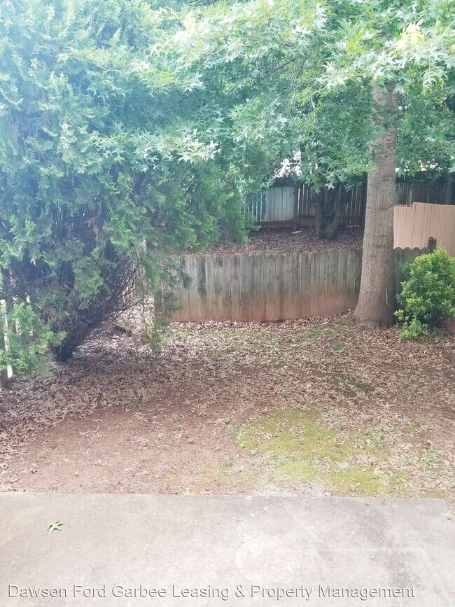 Photo - 3 br, 1.5 bath House - 424 West Cadbury Drive