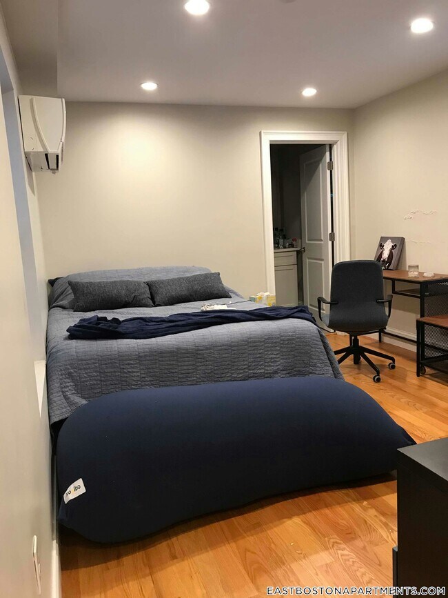 Photo - 126 London St Unit #1