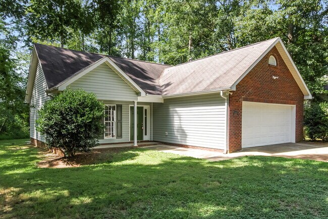 Photo - 2213 Brookline Ct