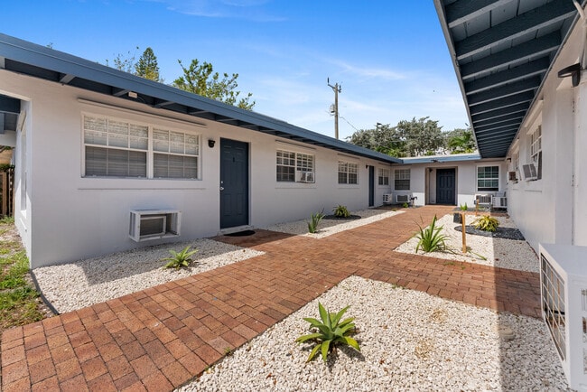 Building Photo - 1141 NE 23rd Ter Rental