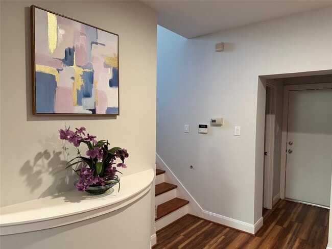 Photo - 9833 Marlink