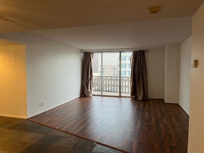 Photo - 2016 Main St Condo Unit 1005
