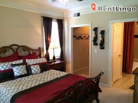 Photo - 13960 Hillcroft St